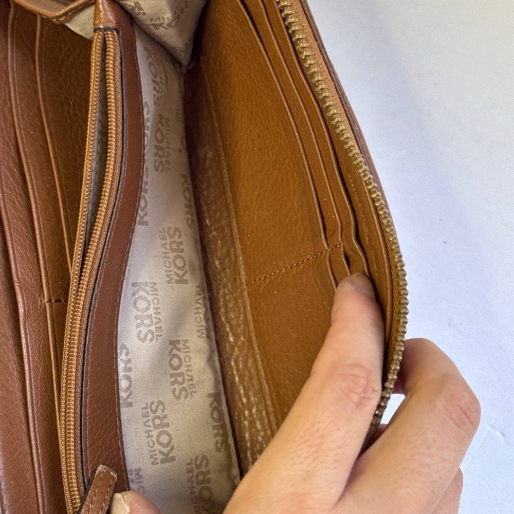 Michael Kors Jet Set Wallet, Large Light Tan Brown Zip Around Inside Pockets - Picture 9 of 11